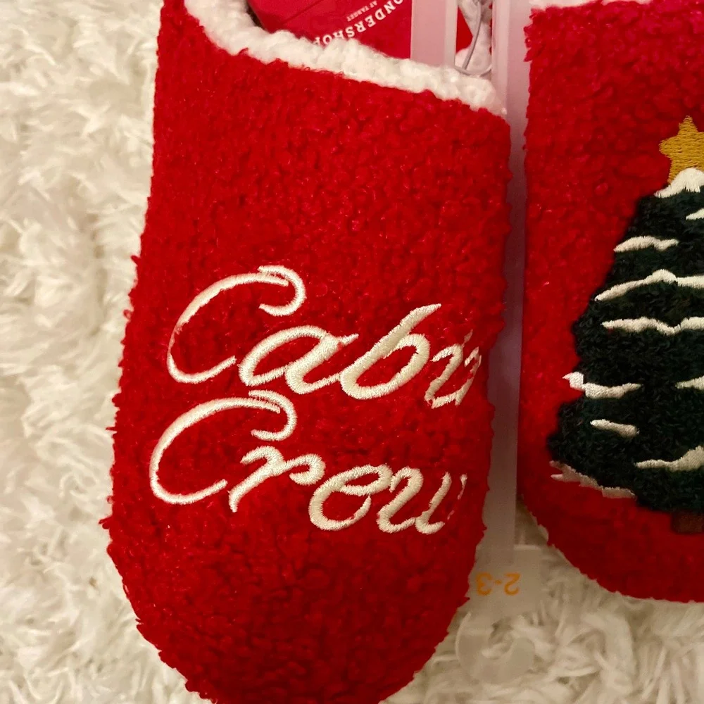 Wonderkids Red Cabin Crew Christmas Slippers‎ Kids Size 2-3